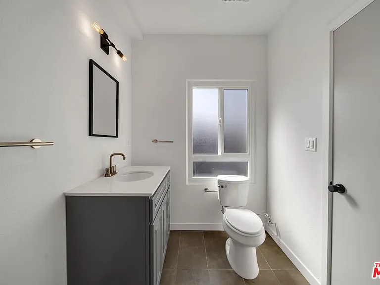 4014 W Adams Blvd #A — Photo 9