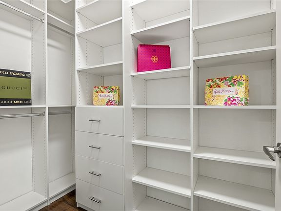2nd image of 22621 NE Alder Crest Dr Unit 101