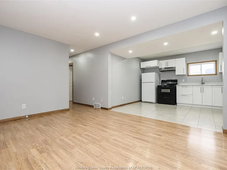 2643 Carissa Ave #LOWER — Photo 4