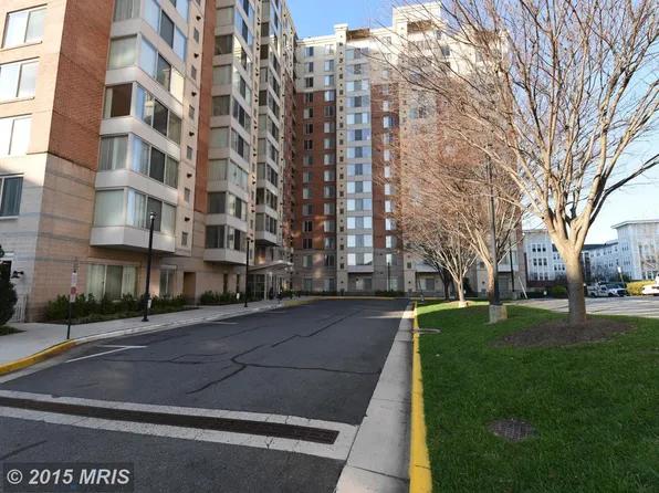 2726 Gallows Rd APT 1301, Vienna, VA 22180