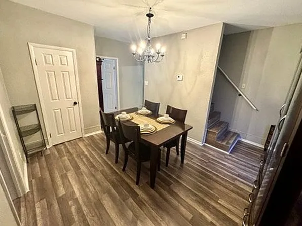 106 W Ave E, Robstown, TX 78380