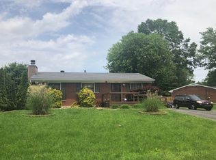 7502 Edenroc Ln, Louisville, KY 40258