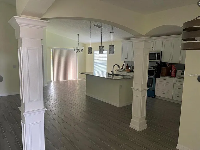 208 Missouri Ave — Photo 3