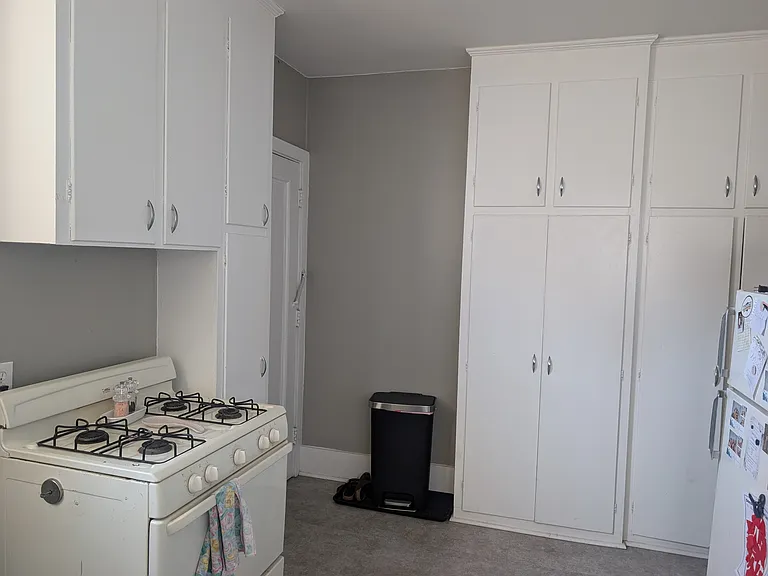Lots of kitchen cabinets and extra storage