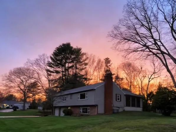 89 Jackson Dr, Raynham, MA 02767