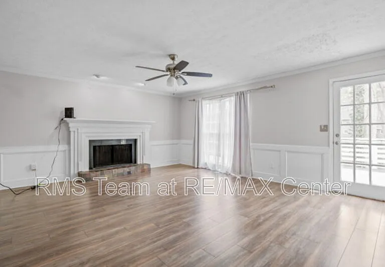 320 Saint Simons Cv — Photo 17