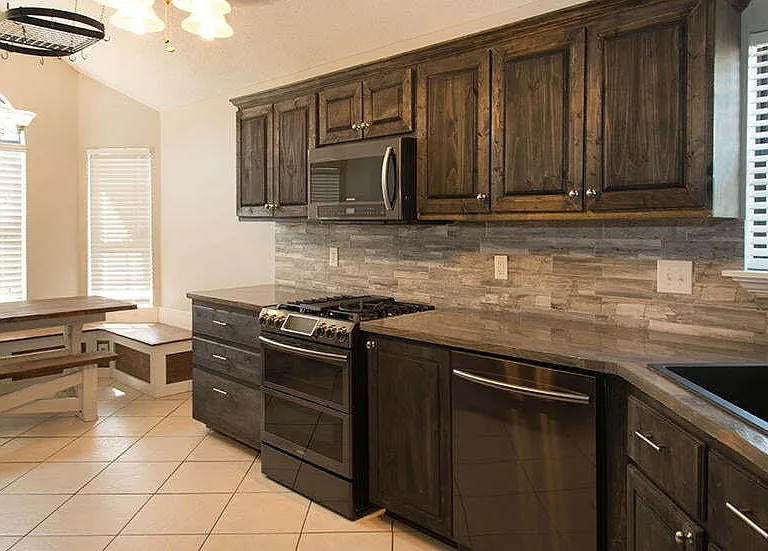 1066 Windmill Dr — Photo 10