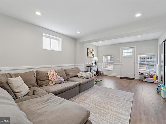 4th image of 5878 Malvern Ave