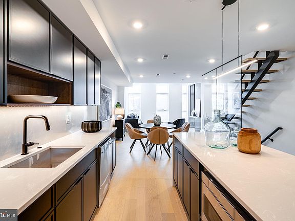 Picture of Grid Condos | 181 Dundas St E | Condos.ca