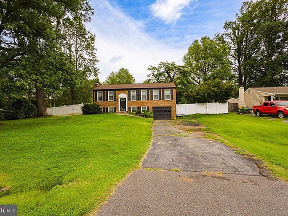 5th image of 39564 Mason Dr