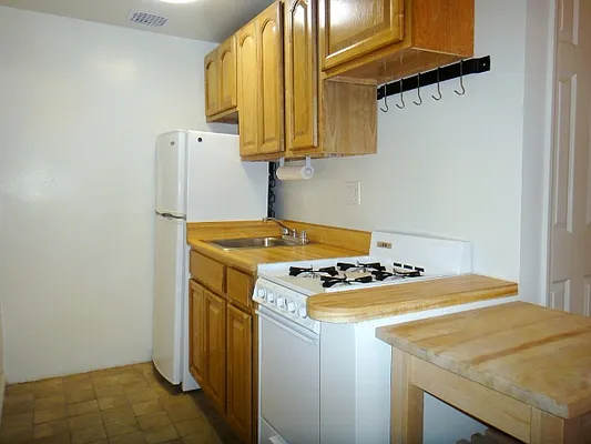 Rented by Balass Ralph, LREB | media 28