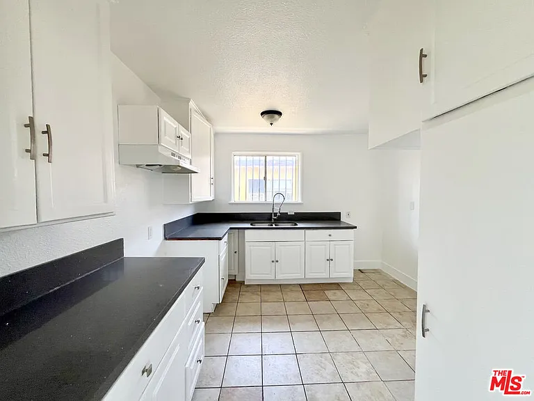 254 E Lanzit Ave #5 — Photo 10