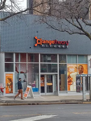 Rented by R New York | media 43