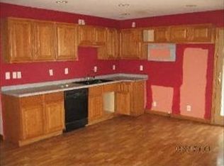 212 Pell Ave, Romeoville, IL 60446