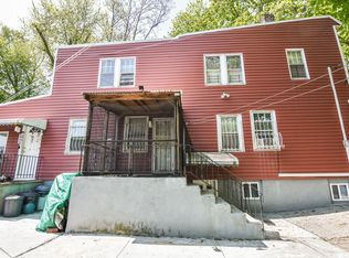 16 Arnold St, Staten Island, NY 10301