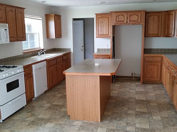 2nd image of 1636 Killdeer Ct