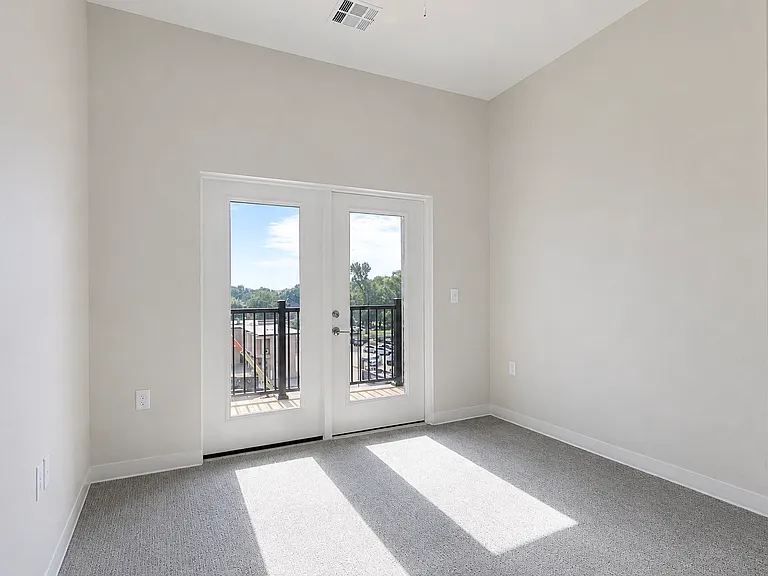 727 Poyntz Ave #205 — Photo 2