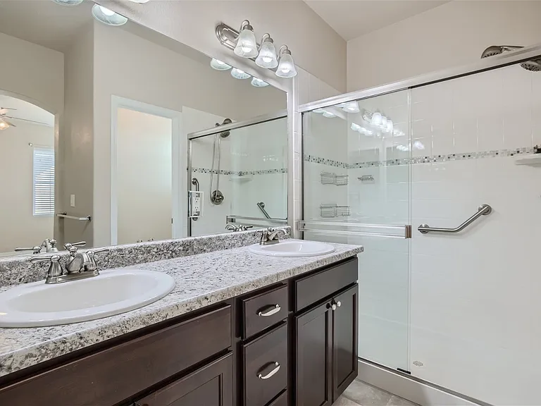 8807 Bella Flora Hts — Photo 5