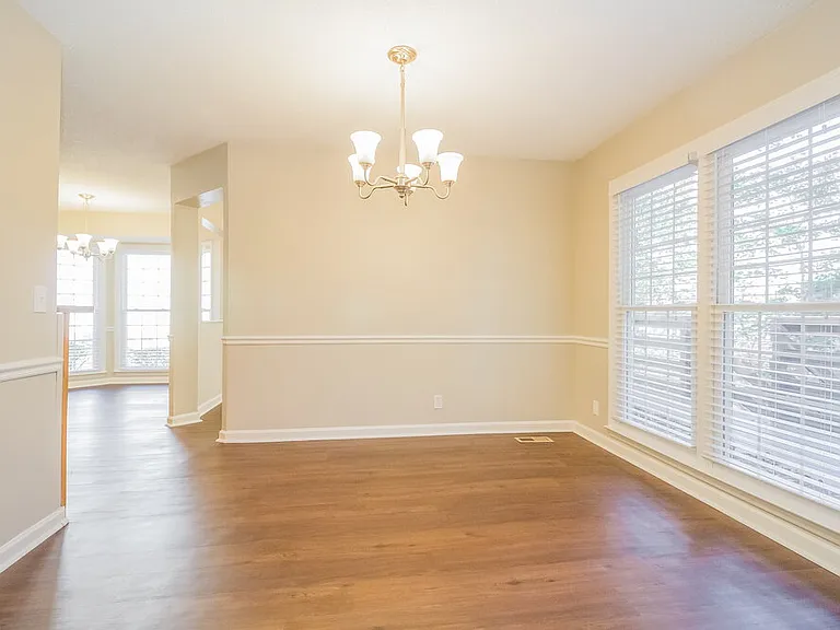 606 Knollwood Dr — Photo 6