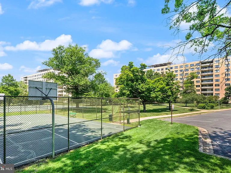 6621 Wakefield Dr #913 — Photo 41