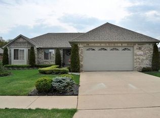 22686 Brantingham Rd, Macomb, MI 48044