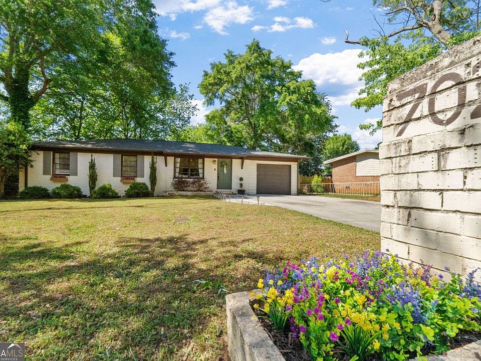 1st image of 702 Burbank Dr SE