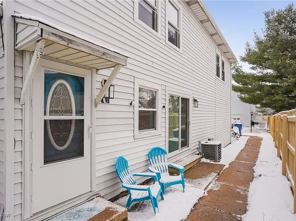 2553 Royal County Down Dr #C, Uniontown, OH 44685