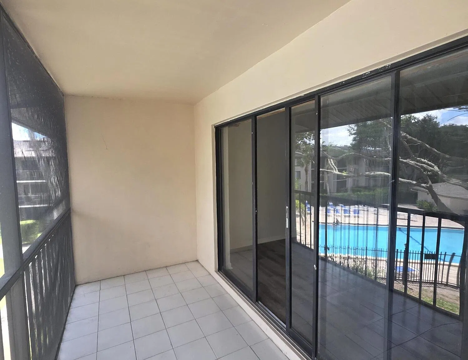 2 bed, 2.0 bath, 1005 sqft, $1,900 — Photo 4