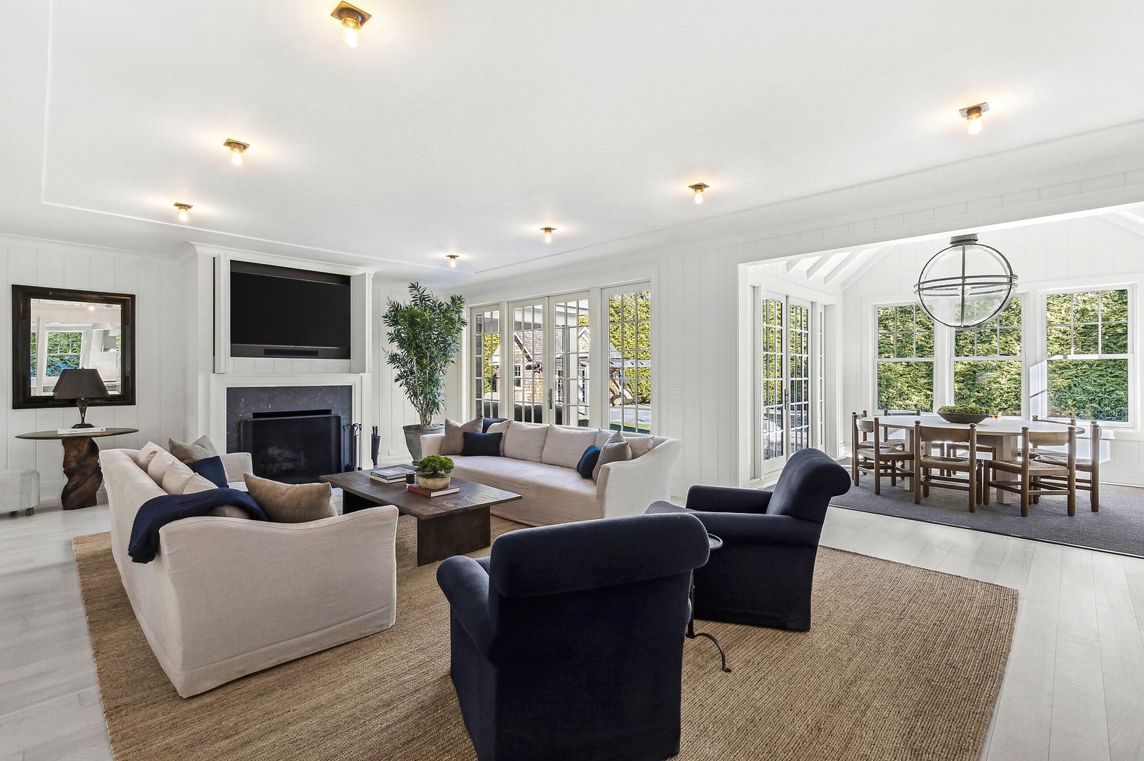  Open Floor Plan with Walls of Windows