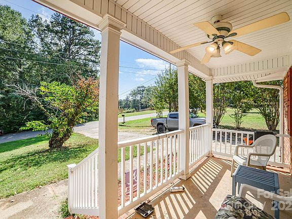4th image of 801 Windwood Dr