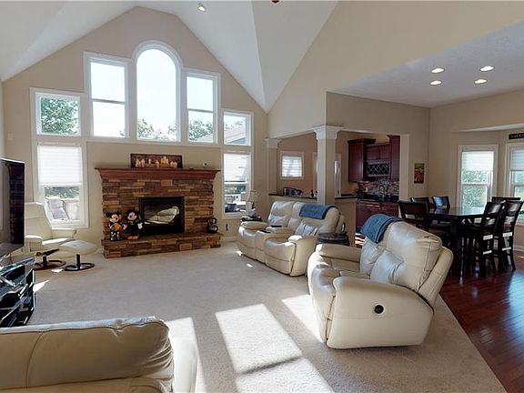 5th image of 170 Knightsbridge Cir