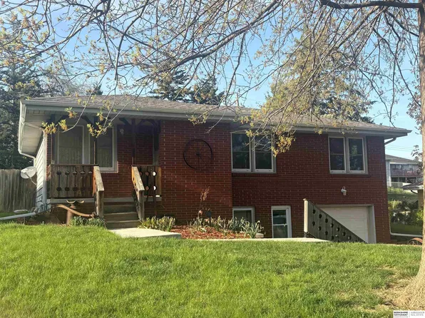 4606 Borman St, Bellevue, NE 68157