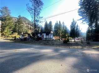 7928 Apache Dr, Maple Falls, WA 98266