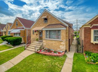 3923 W 70th St, Chicago, IL 60629