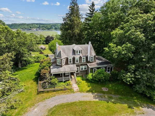 48 Neal Gate St, Scituate, MA 02066