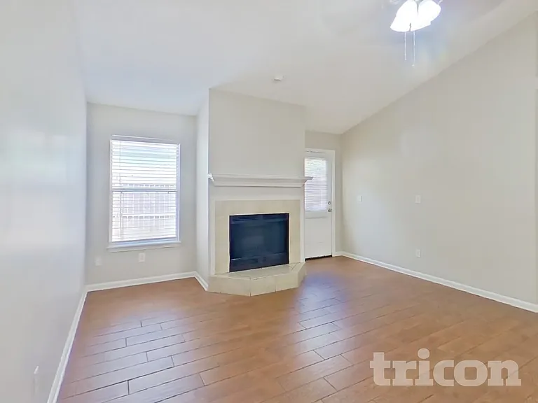 3099 Wavering Ln — Photo 2