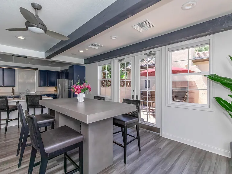 Laurel Vista Apartment Homes — Photo 5