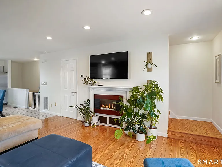 130 Myrtle Ave #A — Photo 7