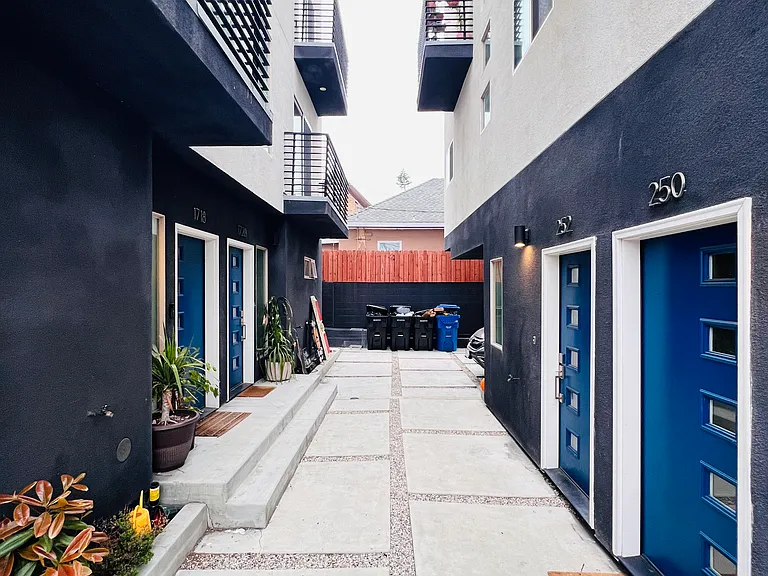 250 S Burlington Ave #250 — Photo 43