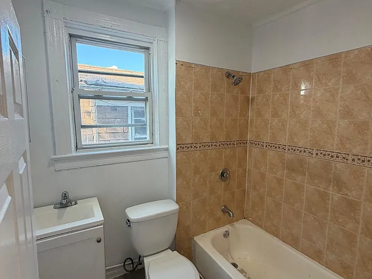 9 Ellington St #C — Photo 8