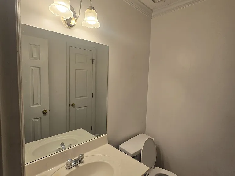 3490 Runnymeade Dr — Photo 7