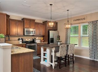 5009 Sandis Ct, Mount Holly, NC 28120