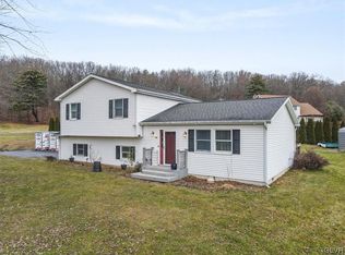 140 Country Acres Dr, Kunkletown, PA 18058