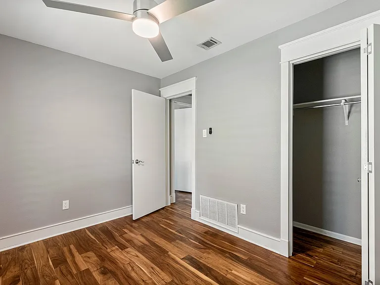2607 N Shields Dr — Photo 16