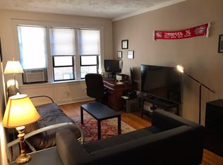 638 W Addison St APT 34, Chicago, IL 60613