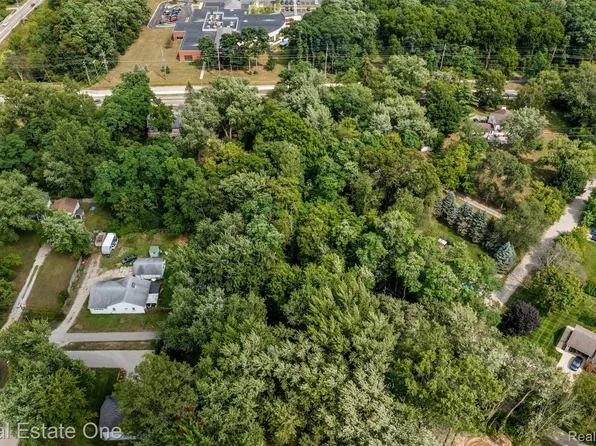 Vacant Tamworth St, Commerce Township, MI 48382