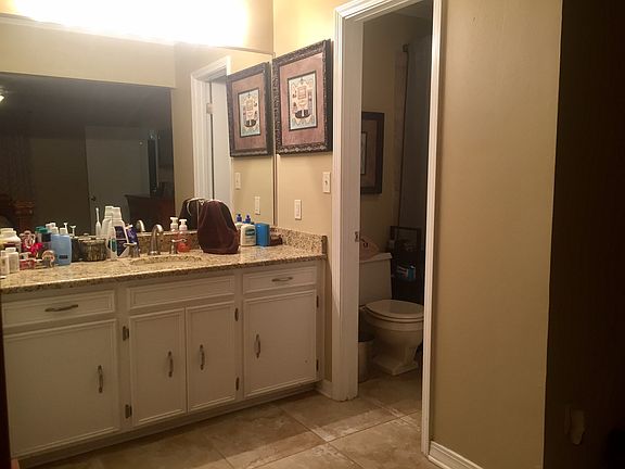 Master Ensuite w/Jetted Tub