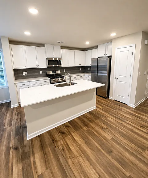 139 Triumph Ave #C — Photo 5