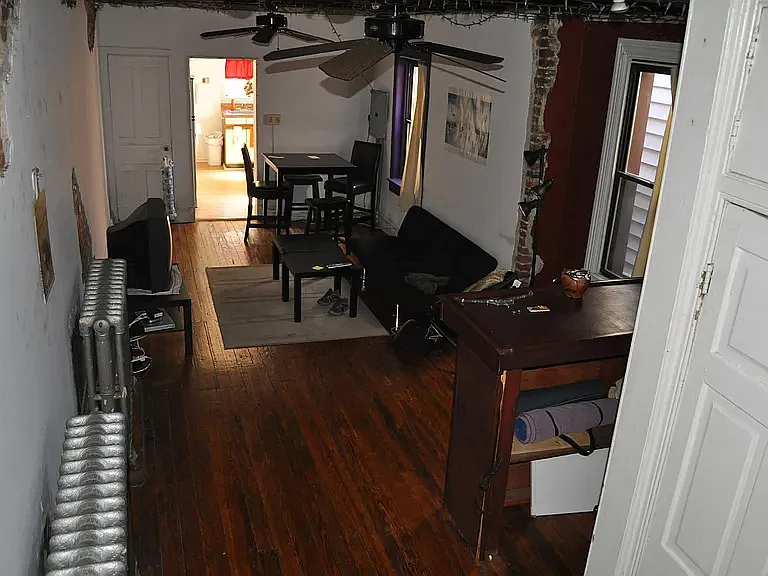 4237 Main St #2 — Photo 6