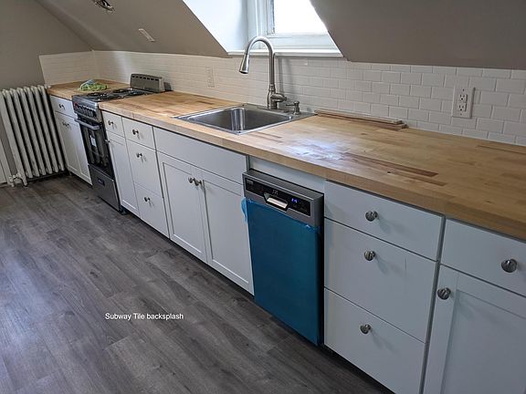 3rd image of 558 Lincoln St #2